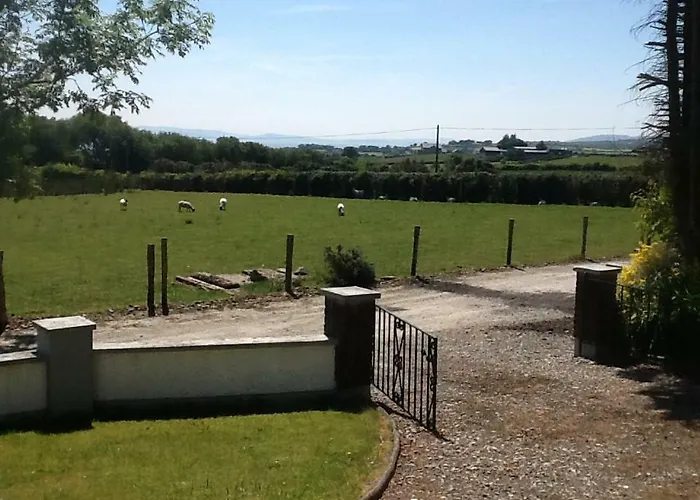 펜션 Foyleview Cottage,