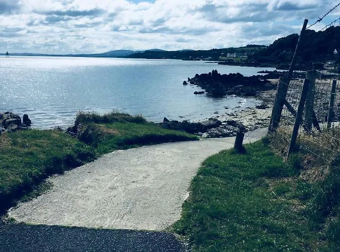 펜션 Foyleview Cottage, *